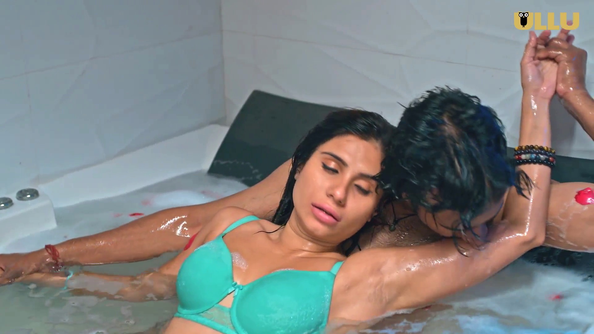 Watchman E5 - Taniya Chatterjee Hot Sexy Bhabhi – XMasti